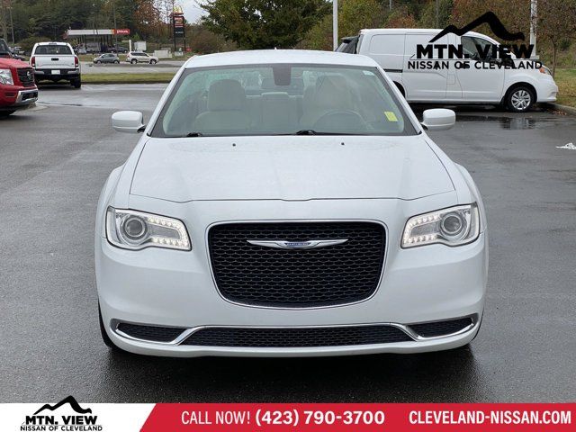 2017 Chrysler 300 Limited