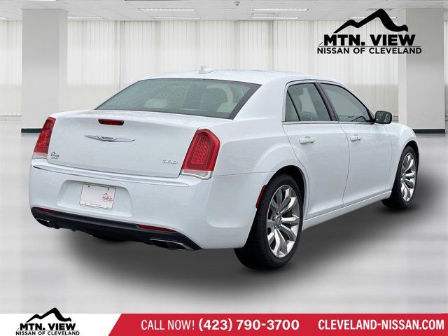 2017 Chrysler 300 Limited