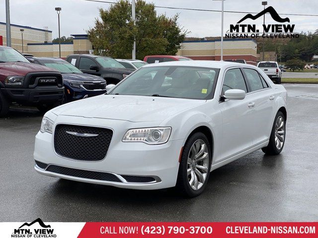 2017 Chrysler 300 Limited