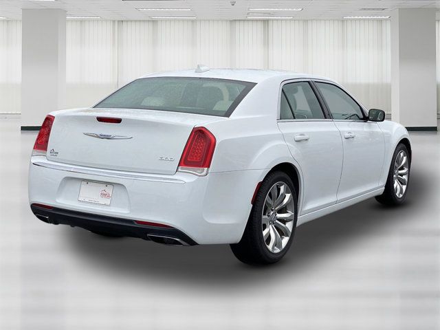 2017 Chrysler 300 Limited