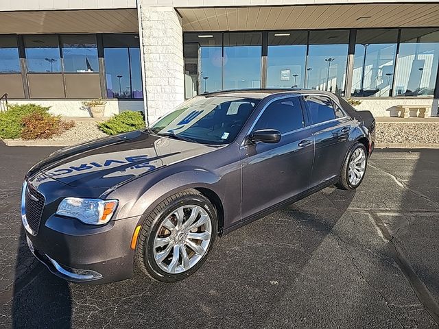 2017 Chrysler 300 Limited