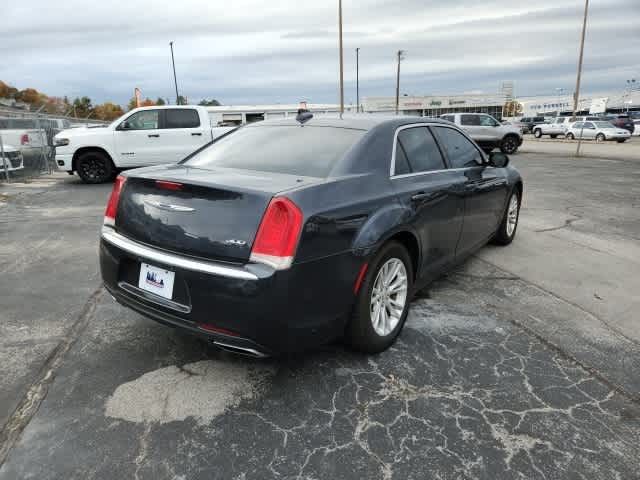 2017 Chrysler 300 Limited