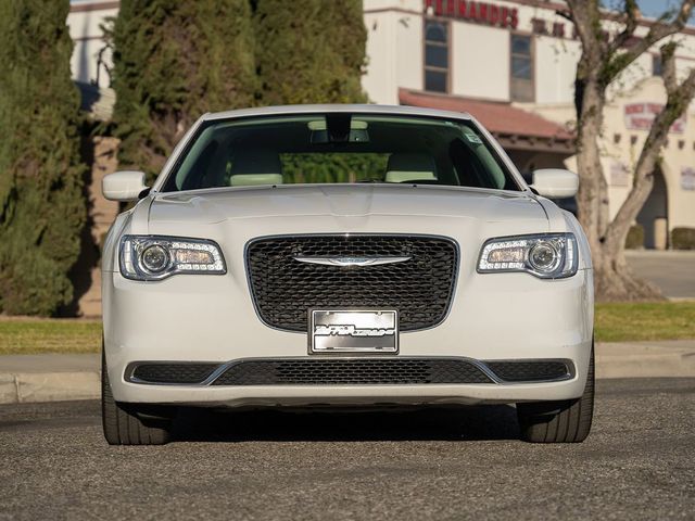 2017 Chrysler 300 Limited