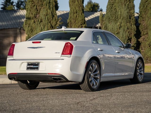 2017 Chrysler 300 Limited