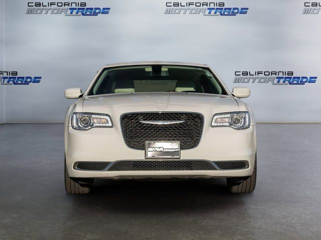 2017 Chrysler 300 Limited