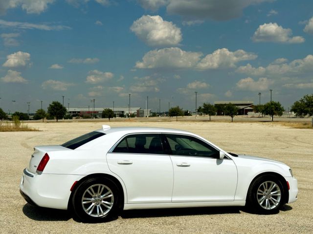 2017 Chrysler 300 Limited