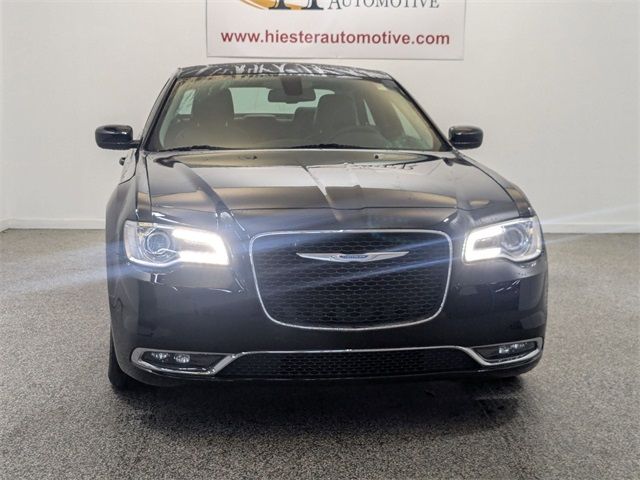2017 Chrysler 300 Limited