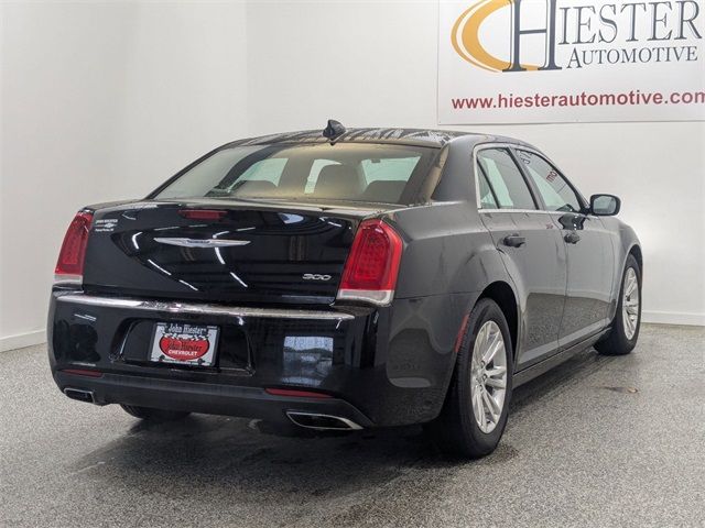 2017 Chrysler 300 Limited