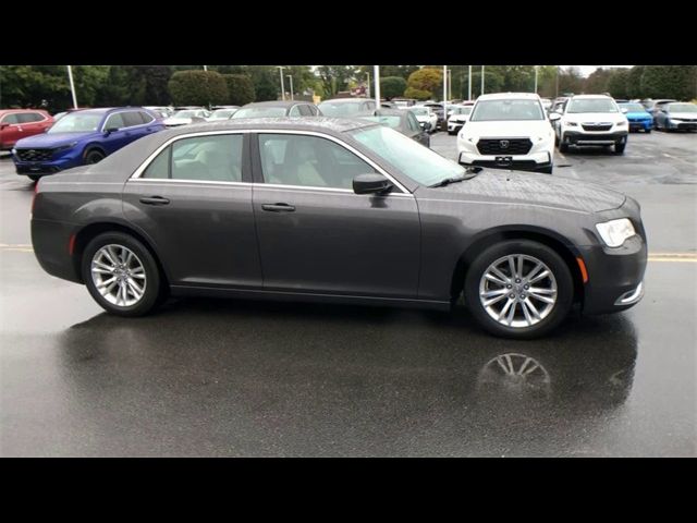 2017 Chrysler 300 Limited