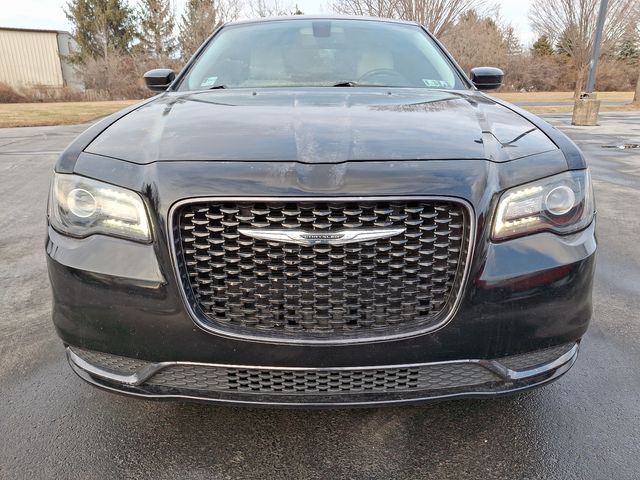 2017 Chrysler 300 Limited