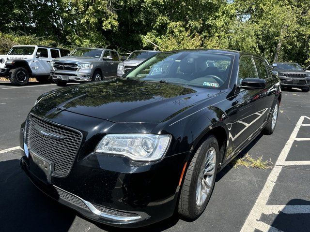 2017 Chrysler 300 Limited