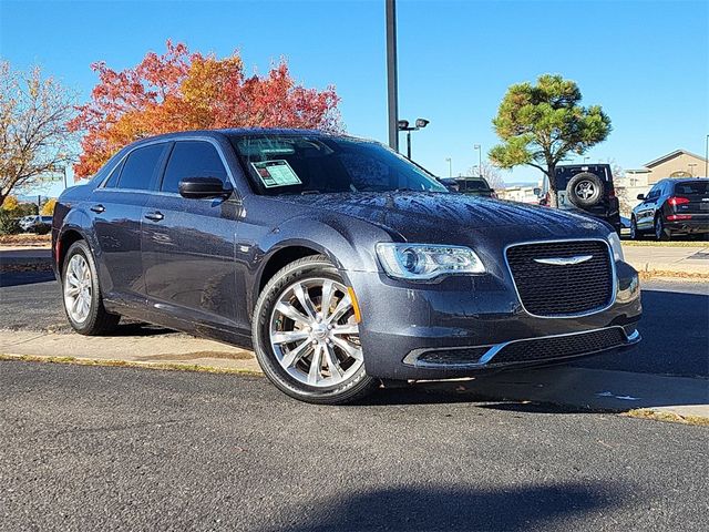 2017 Chrysler 300 Limited