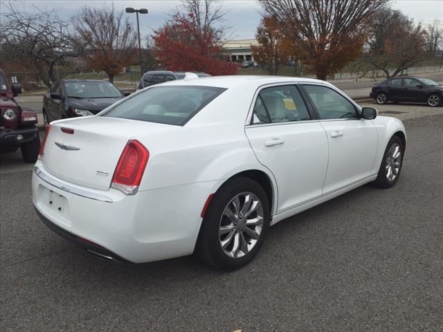 2017 Chrysler 300 Limited