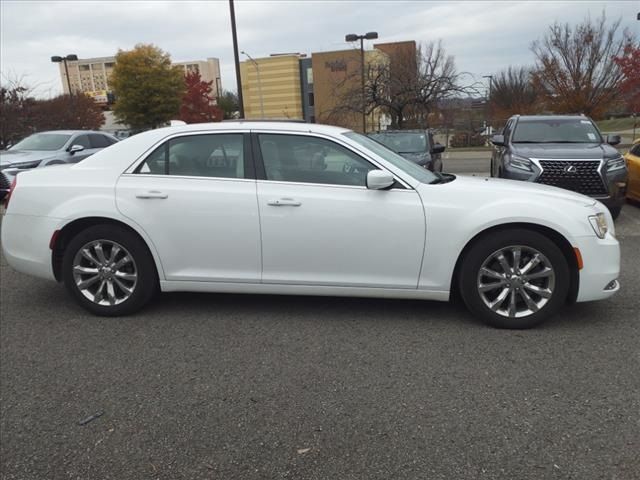 2017 Chrysler 300 Limited