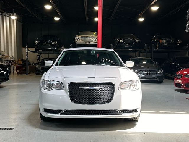 2017 Chrysler 300 Limited