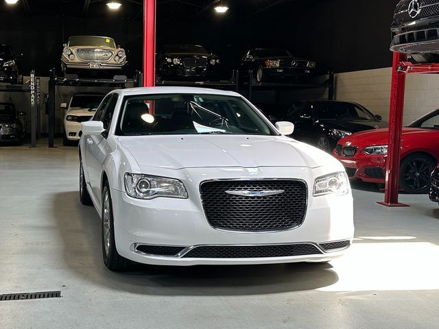 2017 Chrysler 300 Limited