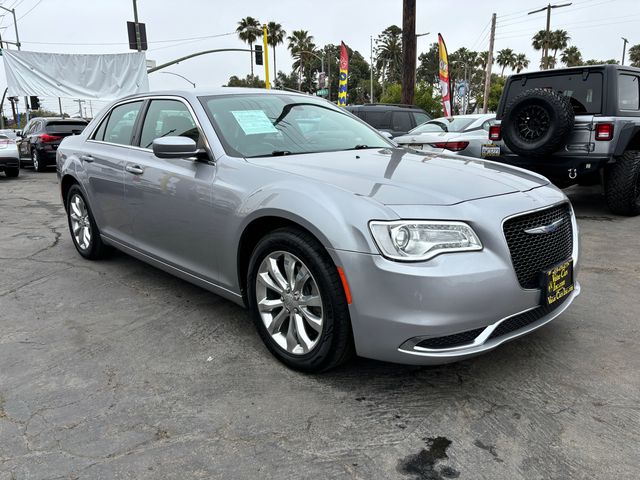 2017 Chrysler 300 Limited