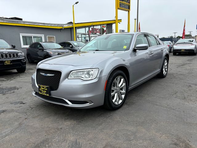 2017 Chrysler 300 Limited