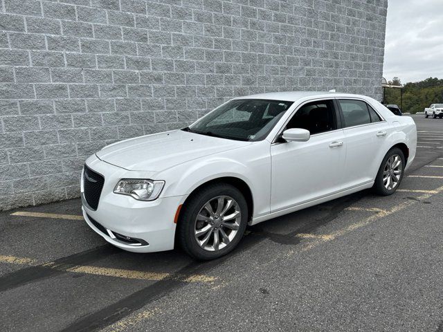 2017 Chrysler 300 Limited