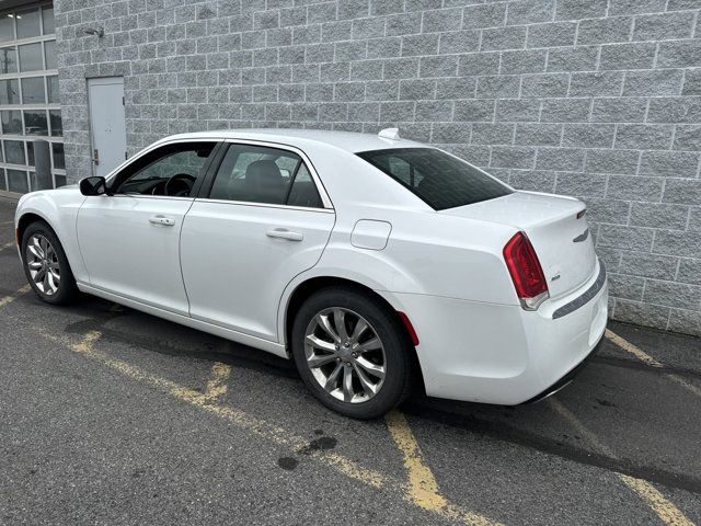 2017 Chrysler 300 Limited