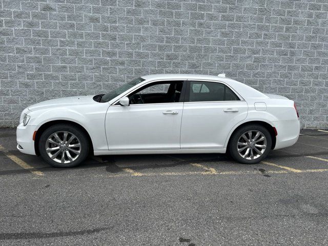 2017 Chrysler 300 Limited