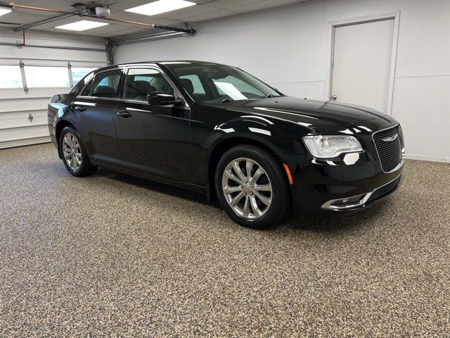 2017 Chrysler 300 Limited