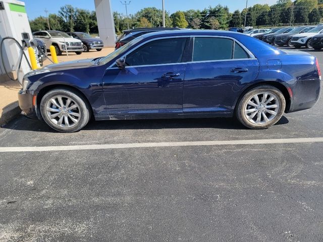 2017 Chrysler 300 Limited