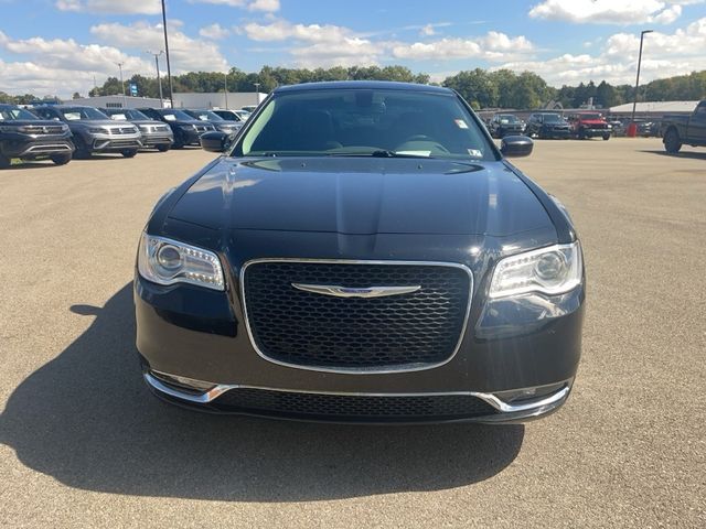 2017 Chrysler 300 Limited