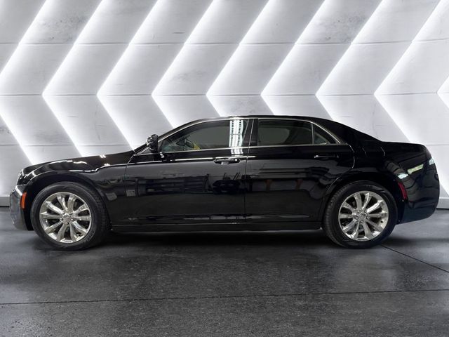 2017 Chrysler 300 Limited