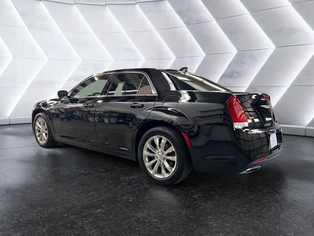 2017 Chrysler 300 Limited