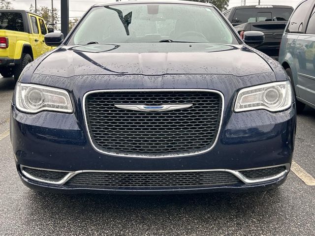 2017 Chrysler 300 Limited