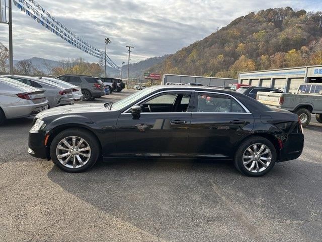 2017 Chrysler 300 Limited