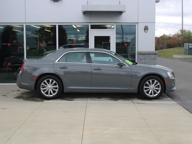 2017 Chrysler 300 Limited