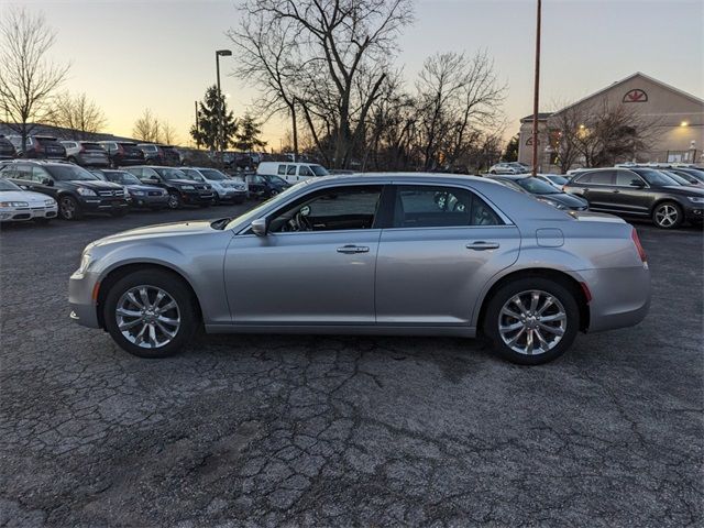 2017 Chrysler 300 Limited