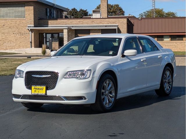 2017 Chrysler 300 Limited