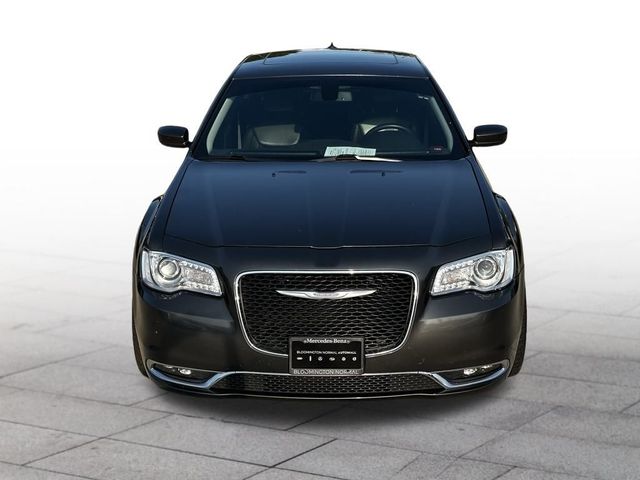 2017 Chrysler 300 Limited