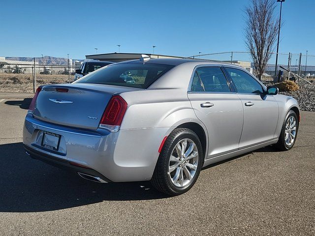 2017 Chrysler 300 Limited