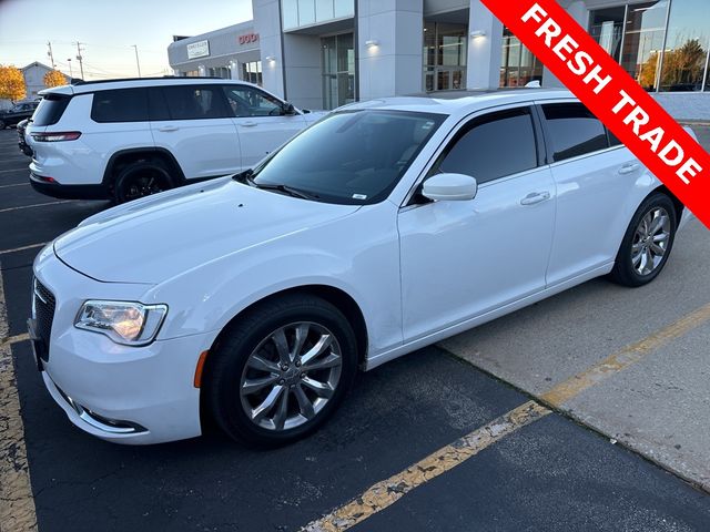 2017 Chrysler 300 Limited