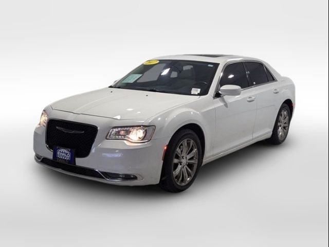 2017 Chrysler 300 Limited