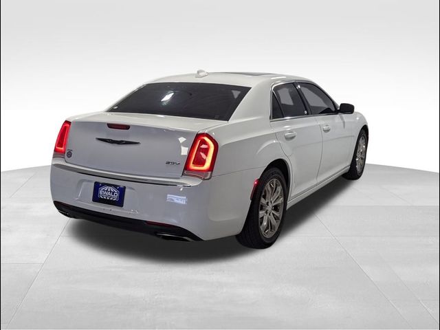 2017 Chrysler 300 Limited