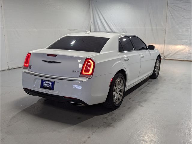 2017 Chrysler 300 Limited