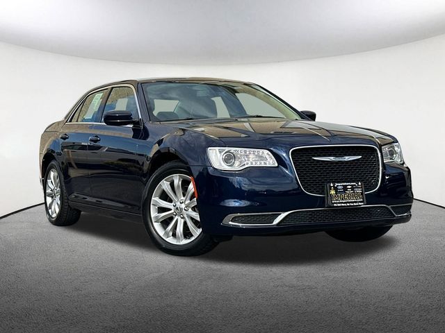 2017 Chrysler 300 Limited