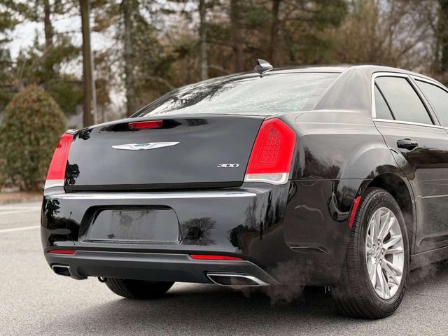 2017 Chrysler 300 Limited