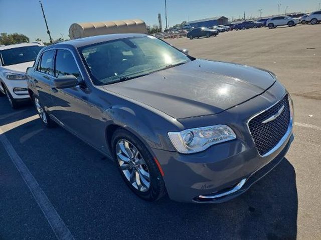 2017 Chrysler 300 Limited