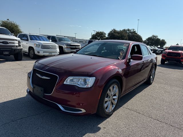 2017 Chrysler 300 Limited