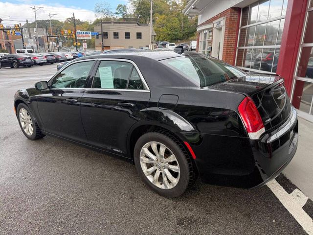 2017 Chrysler 300 Limited