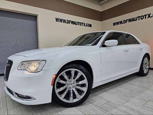 2017 Chrysler 300 Limited