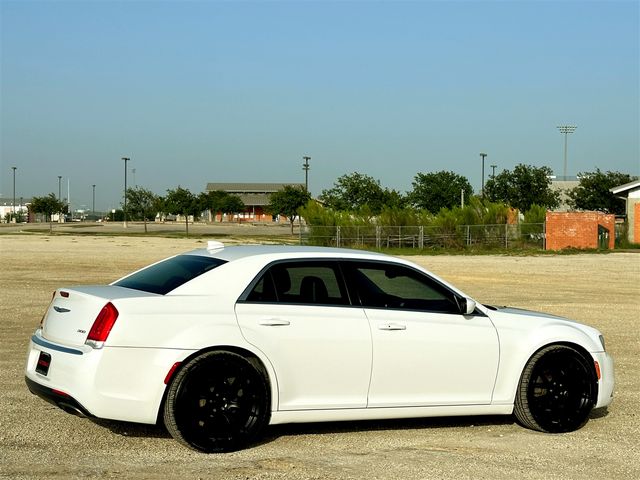 2017 Chrysler 300 Limited