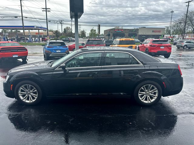 2017 Chrysler 300 Limited