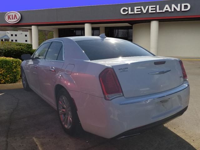 2017 Chrysler 300 300C